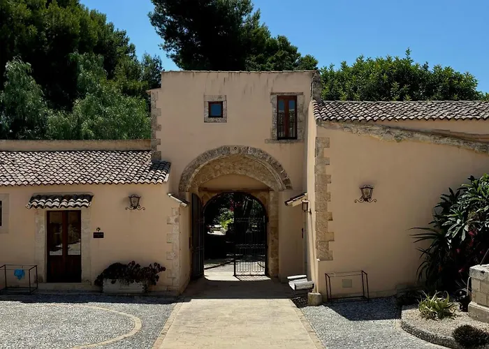 Chiusa Di Carlo Agriturismo Avola